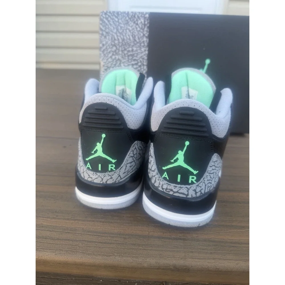 Nike Air Jordan 3 Retro Green Glow Size 7